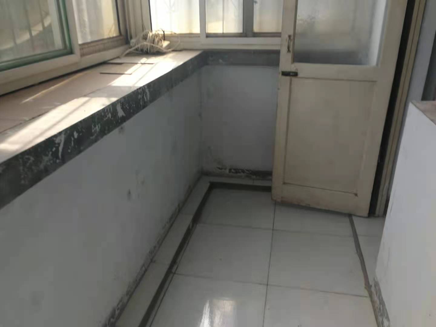 農(nóng)林路114號(hào)院 74萬(wàn)包南北通透大兩居 老證能貸款 房齡新