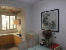 實(shí)驗(yàn)小學(xué)旁，130平大三居