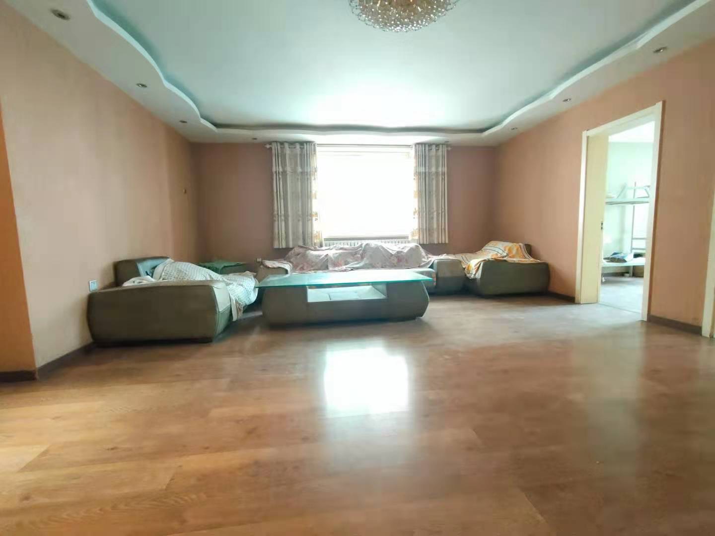 建業(yè)小區(qū) 五室兩廳 黃金樓層 出售