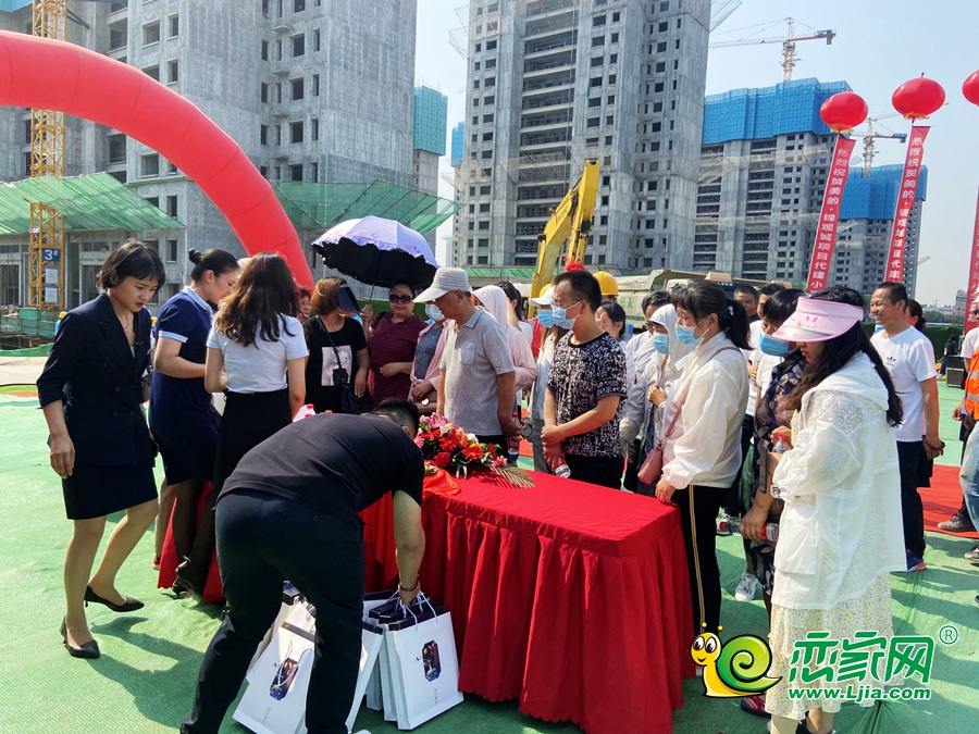 美的錦觀城小學(xué)儀式現(xiàn)場