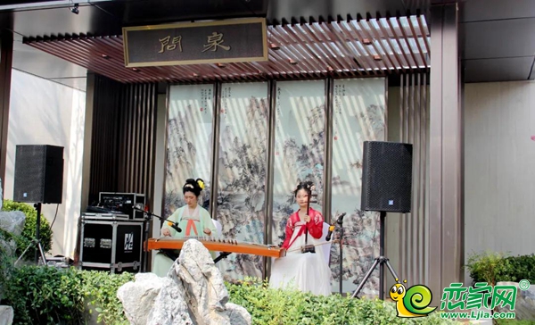 8月14日，邯鄲創(chuàng)宇·東望營銷中心暨樣板間傾世綻放