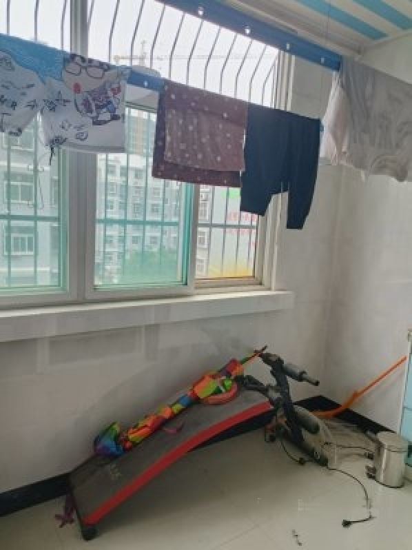 中華 街華鑫園三居室中間樓層老證可貸款緊鄰育華小