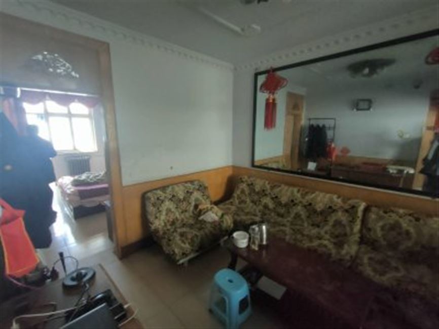 礦院附中附小，二樓賣了賣了