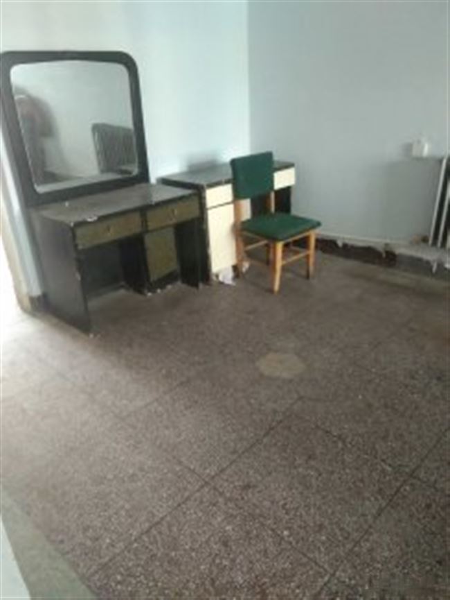 綠化路和三中，四樓非頂，老證可貸款