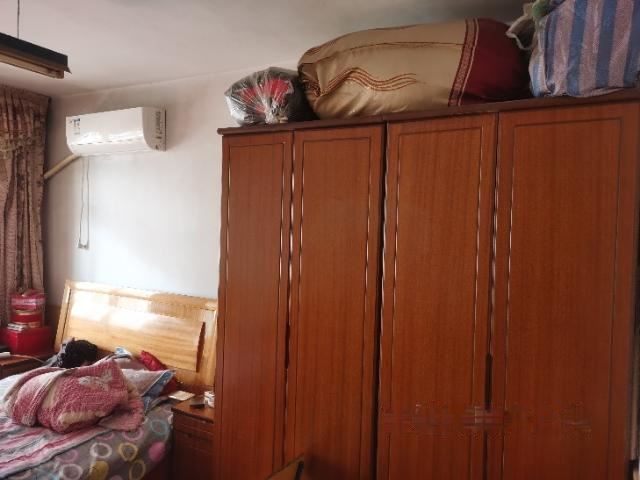 出售環(huán)衛(wèi)局家屬院單元房