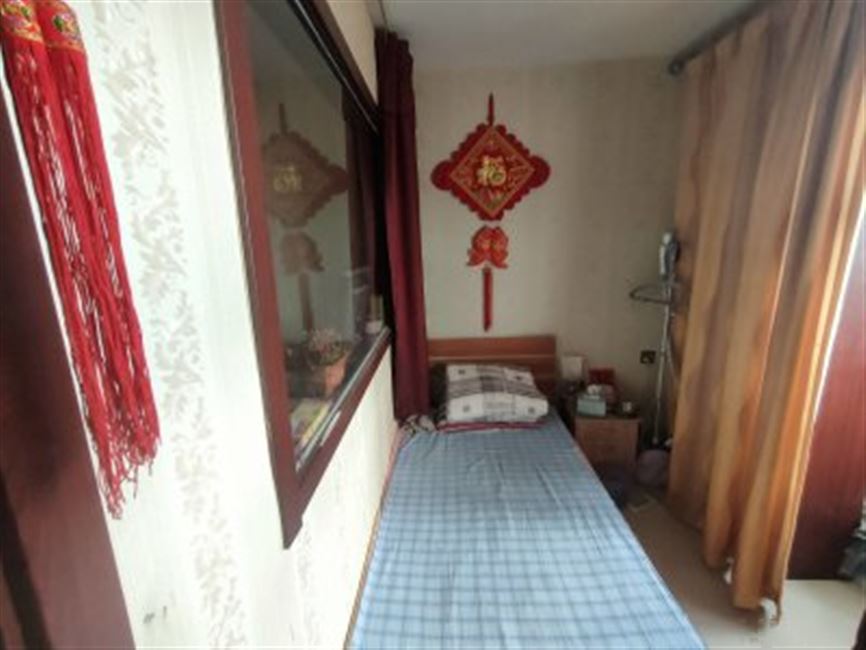 綠化路和三中，三樓老證可貸款