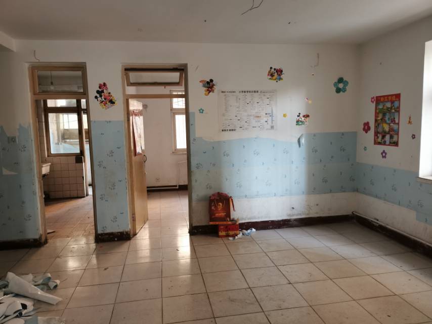 展覽路小學(xué)23中，2樓2樓大三居