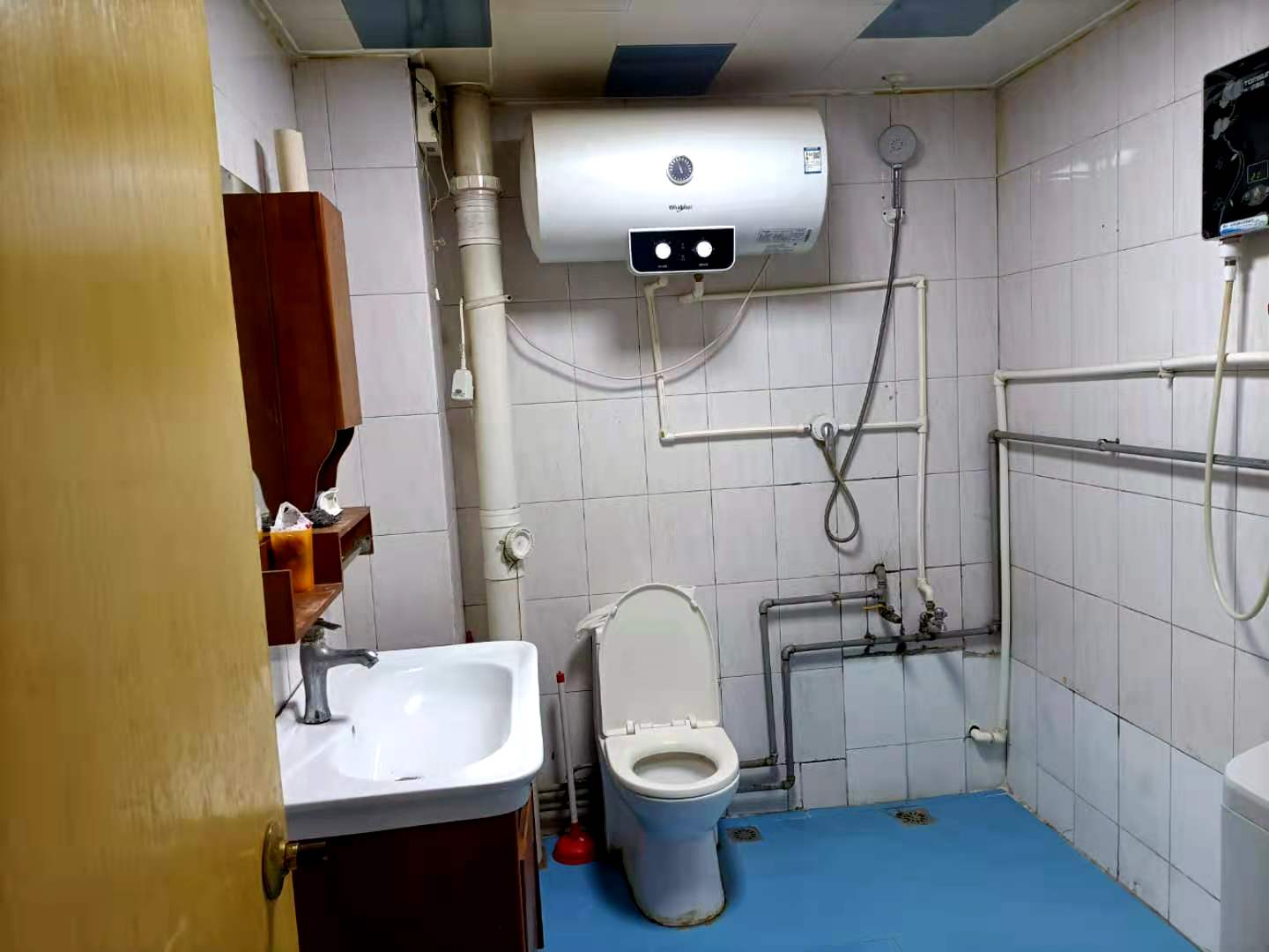 一樓帶地下室，兩千年以后的房子