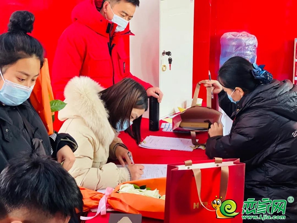 澤信·和熙府交付進(jìn)行時丨恭喜客戶順利收房 幸福生活由此開啟