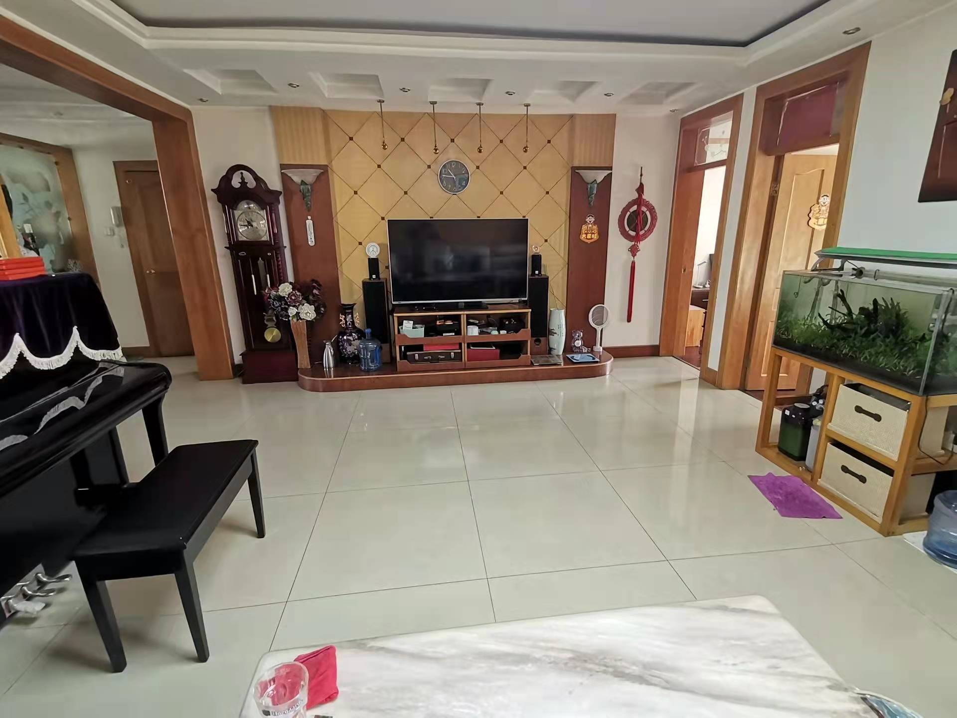 美樂城，大劇院，龍湖周邊
