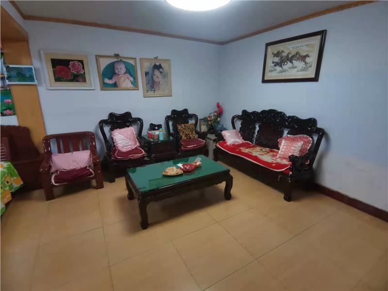 水廠路 28中附近 建安小區(qū) 大三居老證可貸款 育德花園