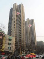 緊鄰曙光路、展覽路小學(xué)旁