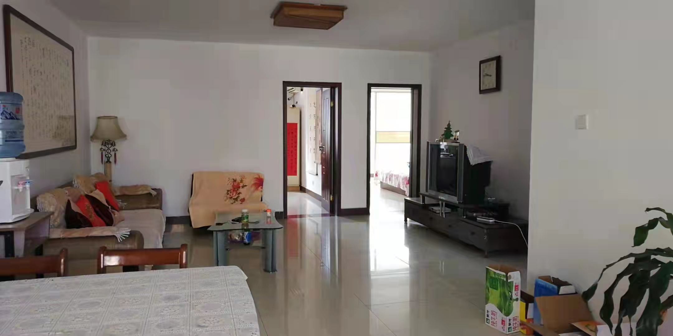 25中片內(nèi)中等裝修5樓非頂120三居