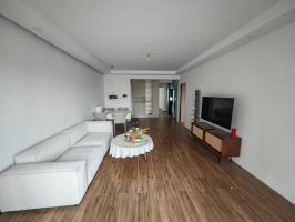 小三居出租，家具家電齊全拎包入住