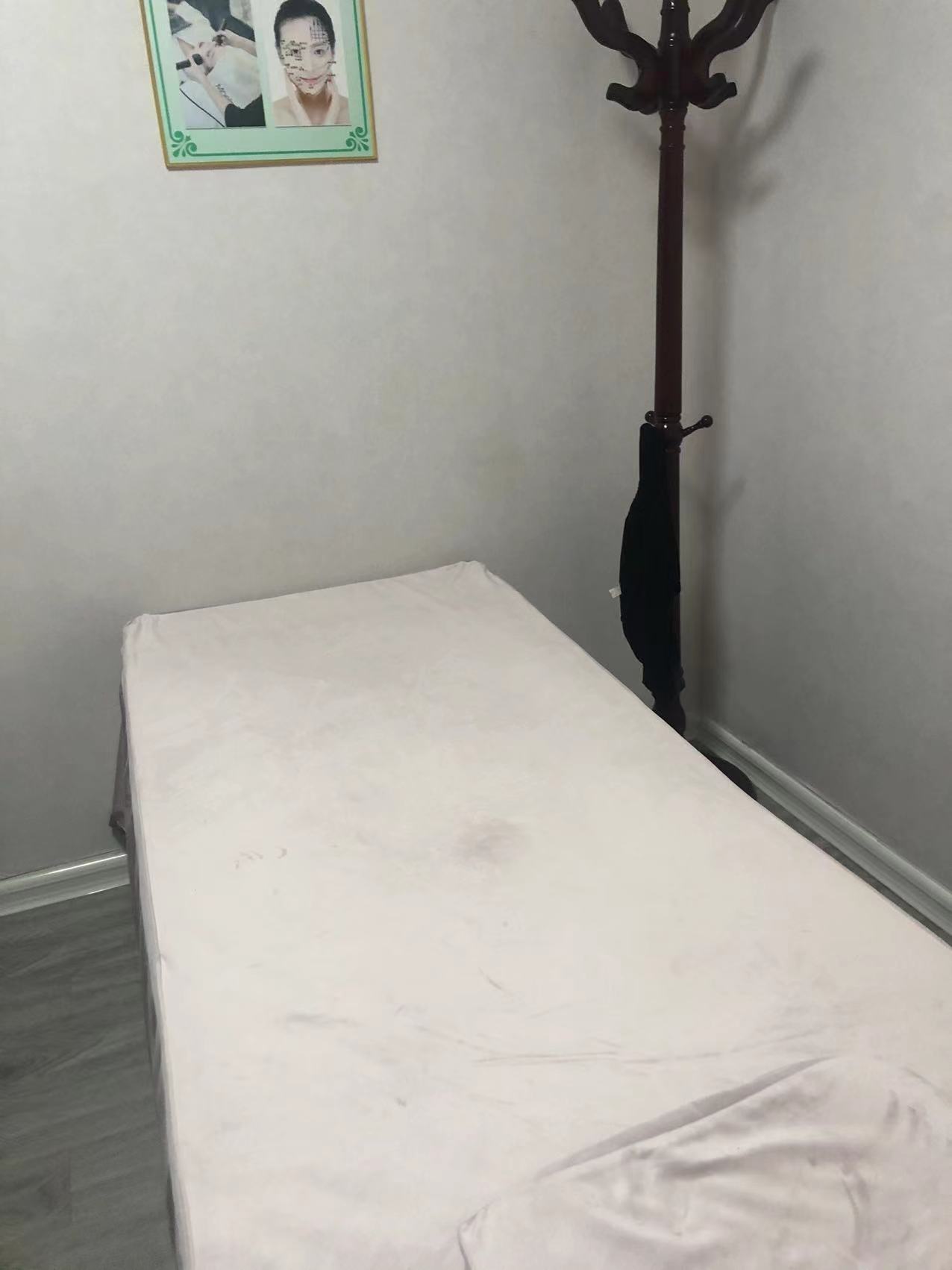 出租安居首府精裝空屋三居室