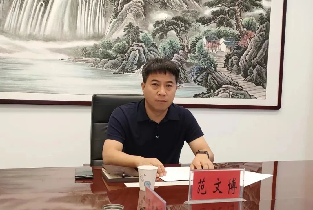 叢臺(tái)區(qū)領(lǐng)導(dǎo)范文博召開(kāi)邯鄲七彩文化城項(xiàng)目建設(shè)推進(jìn)會(huì)