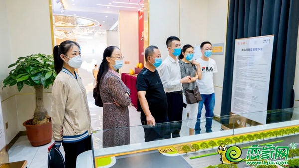 温情送暖 御鉴东方丨致敬坚守一线的新闻工作者