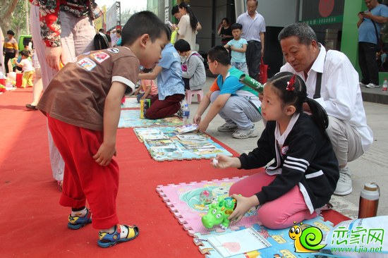 江城首邑"我是小小销售员"体验活动欢乐启幕