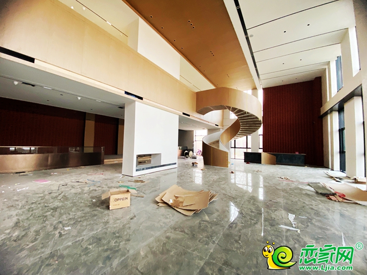 營(yíng)銷中心內(nèi)部一樓和二樓實(shí)景