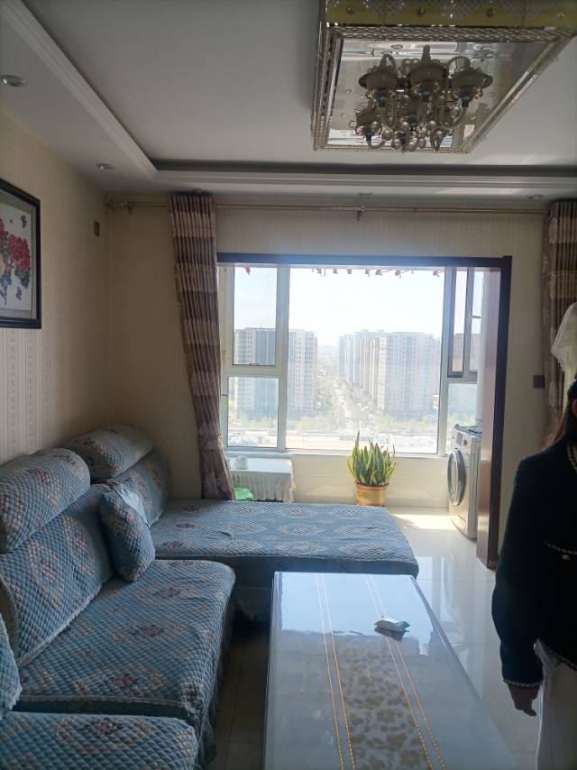 大型社區(qū)，配套齊全，婚房精裝全套