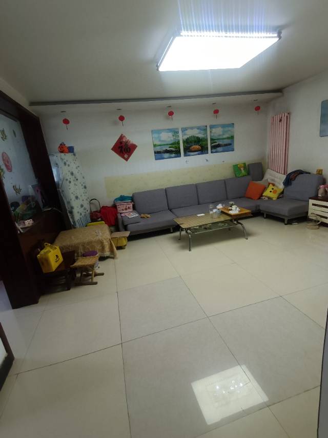 鐵西大街上大型社區(qū)，滿5老證，帶20平地下室