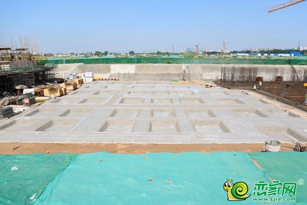 邯鄲東湖森林香亭及峰璟二期、三期施工段施工進度神速！