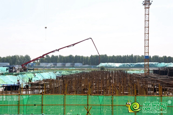 邯鄲東湖森林香亭及峰璟二期、三期施工段施工進度神速！