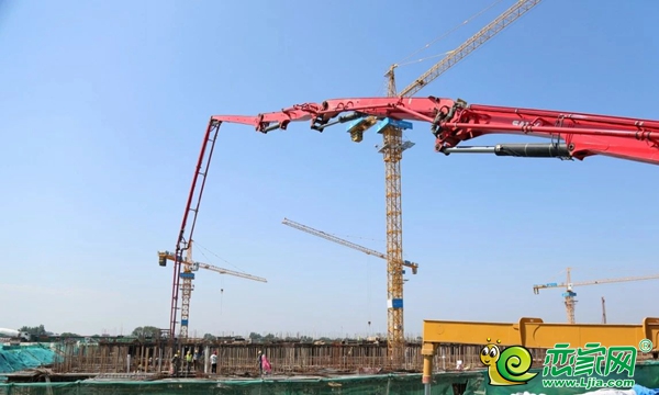 邯鄲東湖森林香亭及峰璟二期、三期施工段施工進度神速！