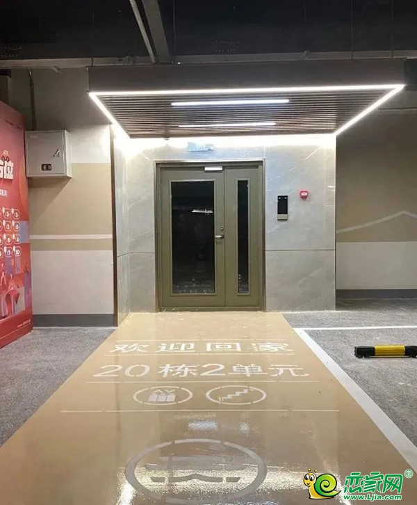澤信?云樾天著|工地開放日導(dǎo)游式服務(wù)“卷”起來
