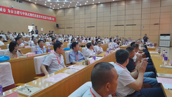 澤信?云樾天著|工地開放日導(dǎo)游式服務(wù)“卷”起來