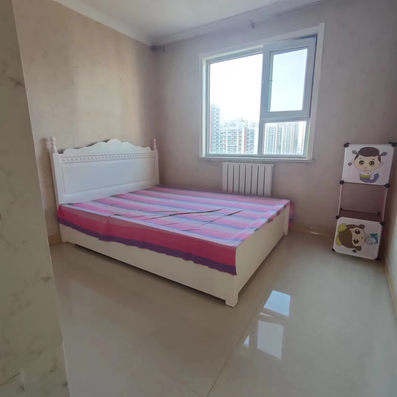 聯(lián)防路豐泰南區(qū)急售小高層，三居室，有證，馬上老證，送車位