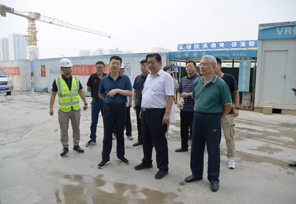 邯鄲市領導武金良帶隊到體育中心等項目調研