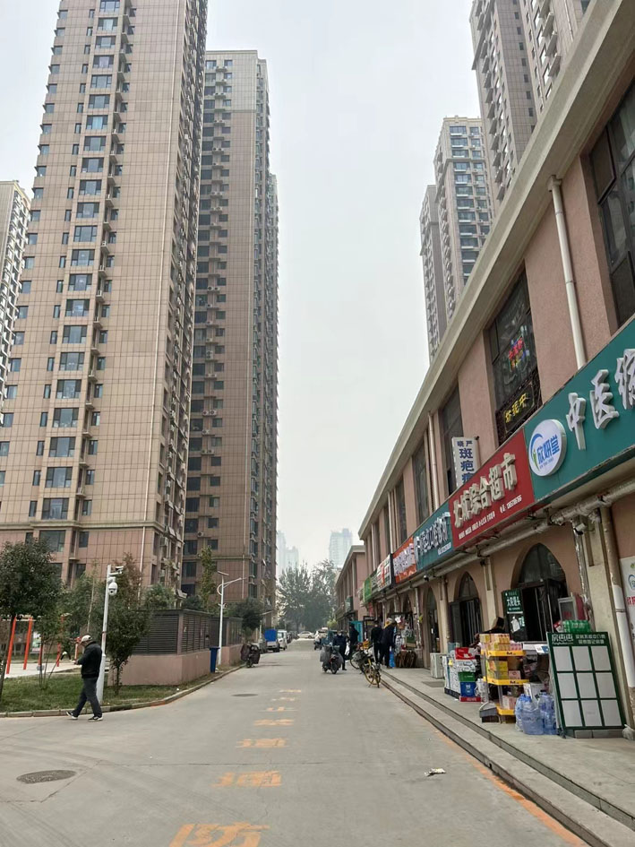 A超低價(jià) 現(xiàn)房 8500元 金宇小區(qū)旁 中央名都 中華大街消防隊(duì)旁