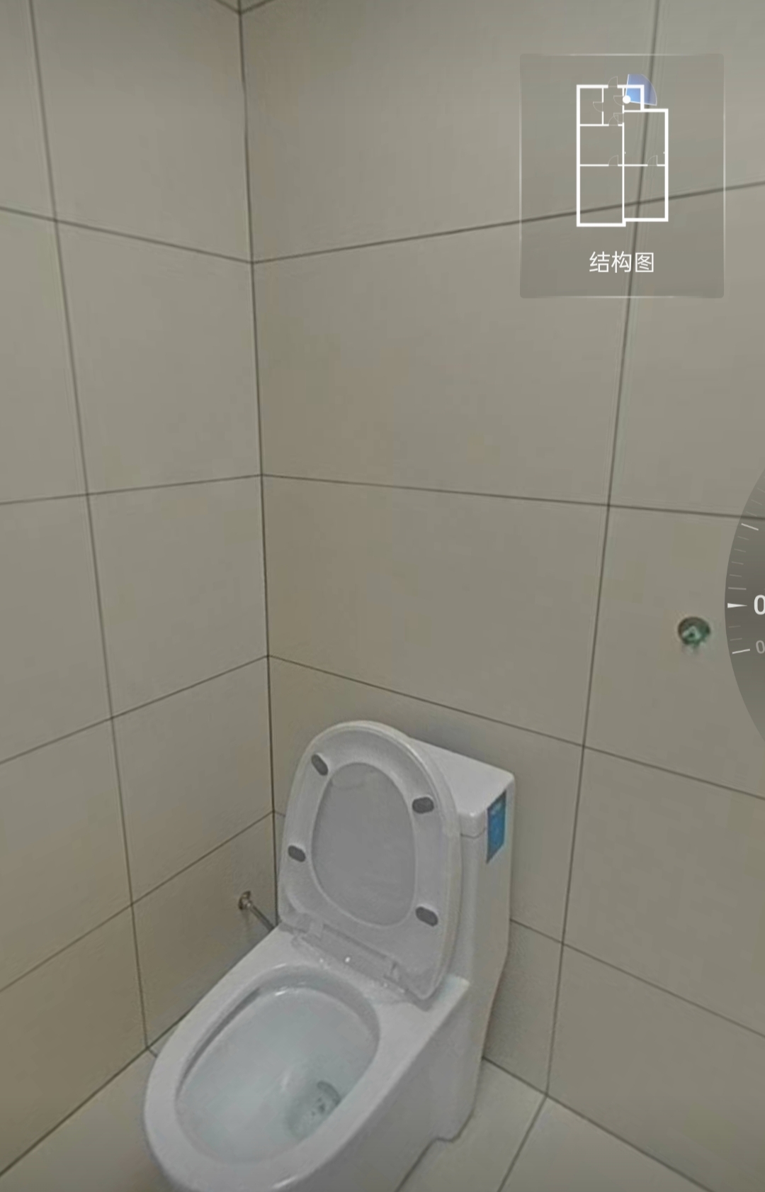 一樓帶小院，精裝修拎包入住