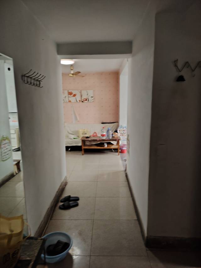 人民路北側(cè)，東風路西側(cè)
