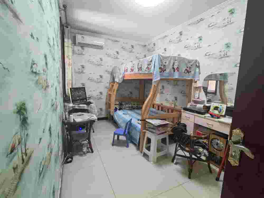新上展覽路小雪，11中精裝兩居 老證可貸款臨新世紀