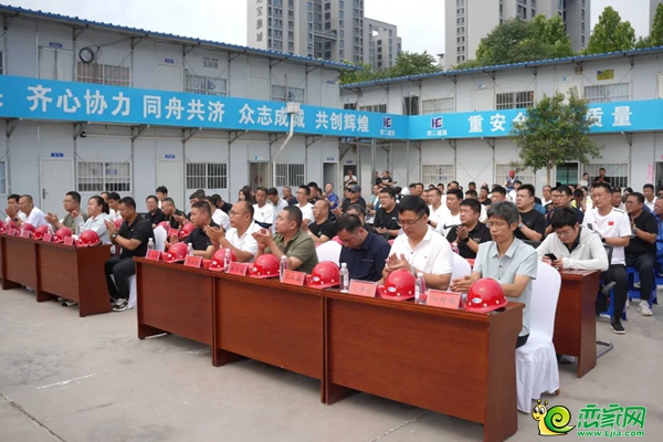 d8815eb6bb04ee1d404d9c2042cd7233.jpg