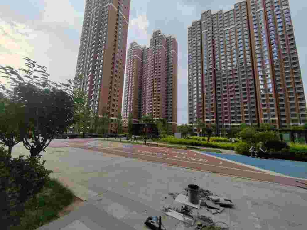 滏陽公園附近電梯房，三室雙衛(wèi)，精裝，首次出租，家具家電齊全，拎包入住