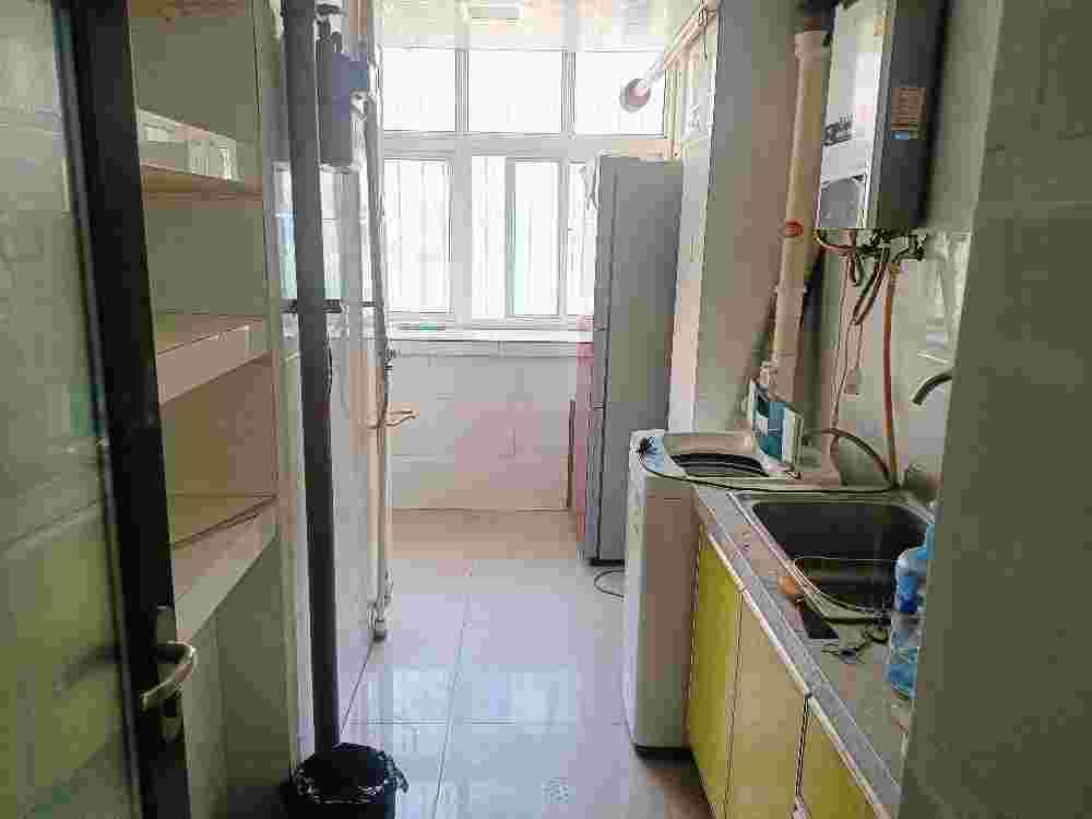 新上 出租 二層 兩室一廳 南北通透 配套齊全