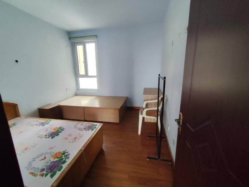 農(nóng)林路，康德附近電梯房，2居室，家具齊全，拎包入住
