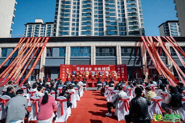 3月22日，邯鄲榮科金泰二期樓棟全面封頂盛典圓滿禮成