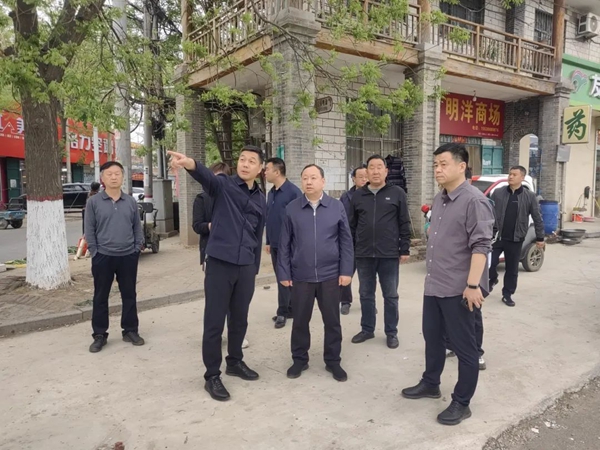 邯山區(qū)委書記劉海川督導(dǎo)檢查路域環(huán)境整治提升工作