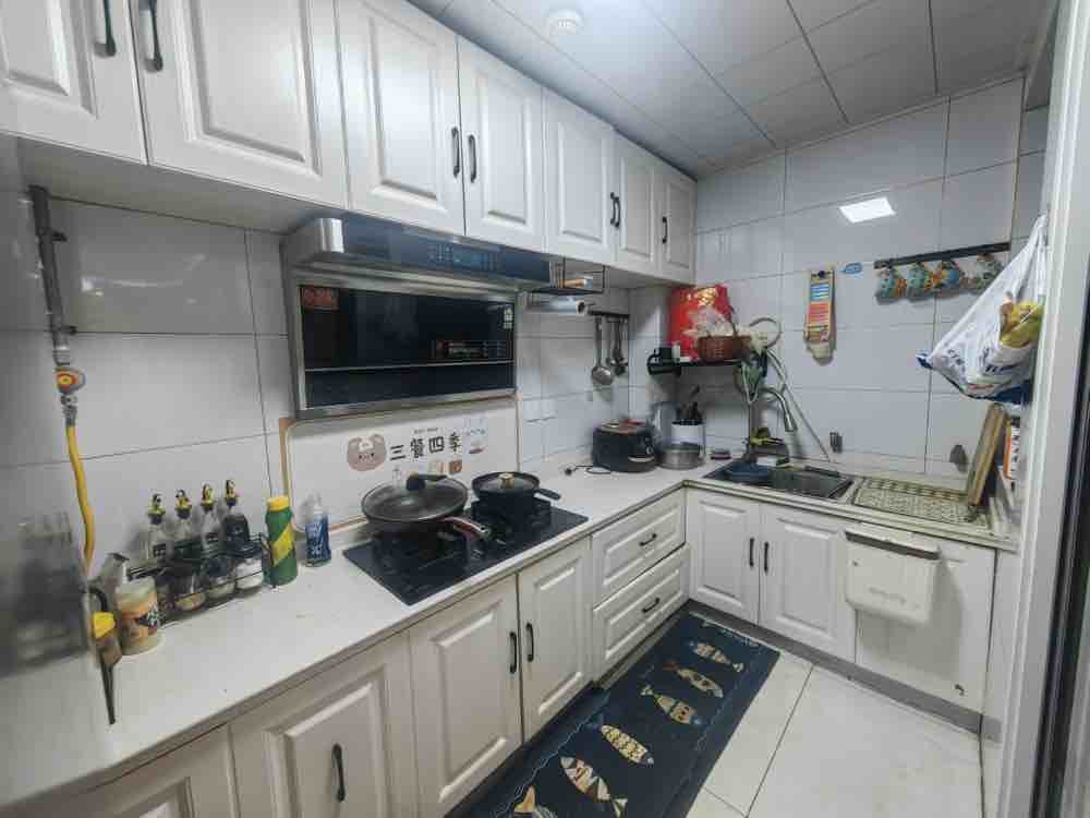 中華南 美的城 三室兩廳兩衛(wèi) 低樓層 單價8800元