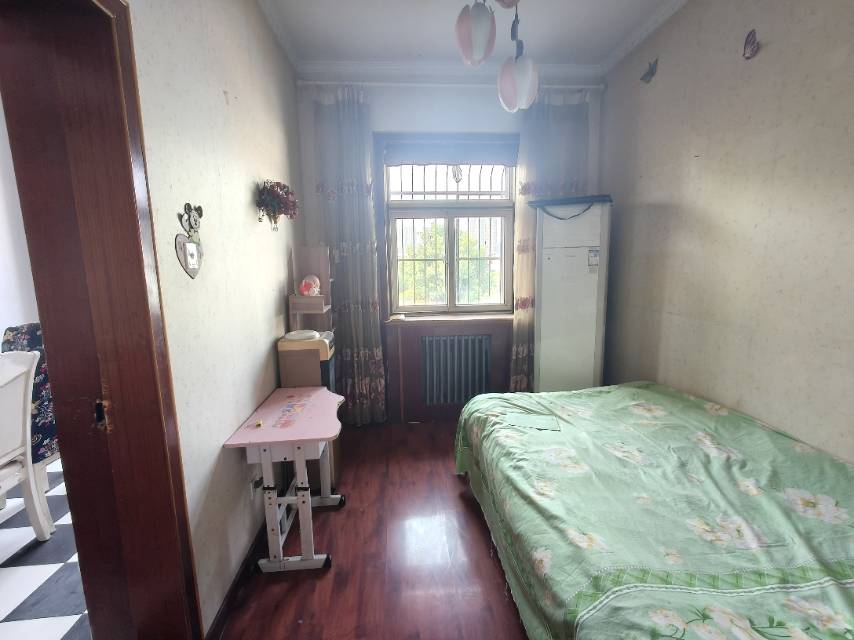 渚河路小學(xué)  三室一廳